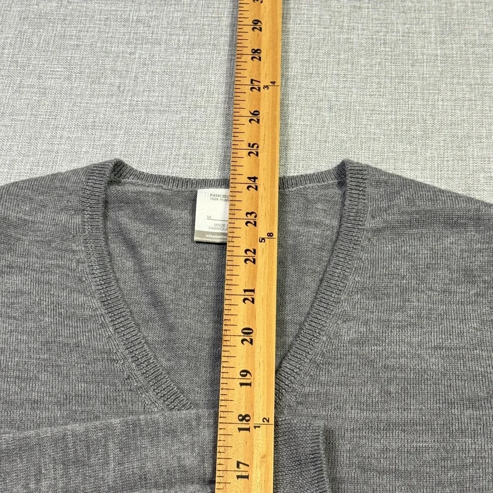 Nike Golf Wool Blend Sweater Women's Medium‎ Gray V-Neck Tight-Knit Pullover
